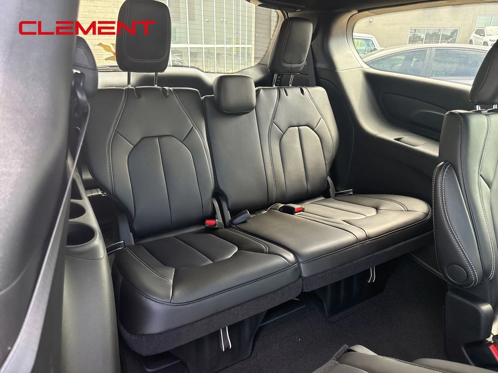 New 2026 Diamond Black Crystal Pearl-Coat Exterior Paint Chrysler LX image 16