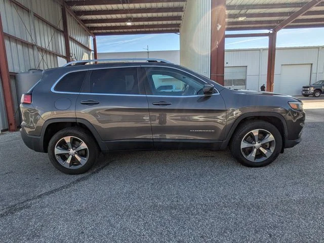 Certified Used 2019 Crystal Metallic Jeep Limited image 3