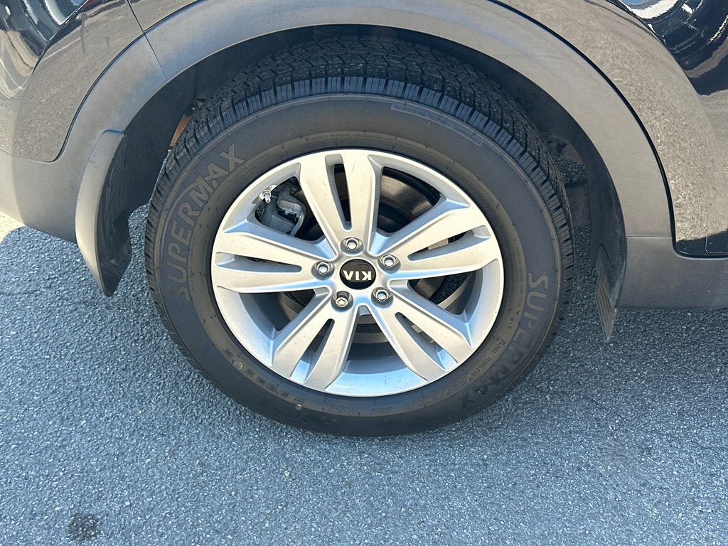 Used 2019 Red Kia LX image 17