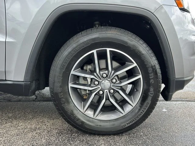 Used 2018 Billet Silver Metallic Jeep Limited image 16