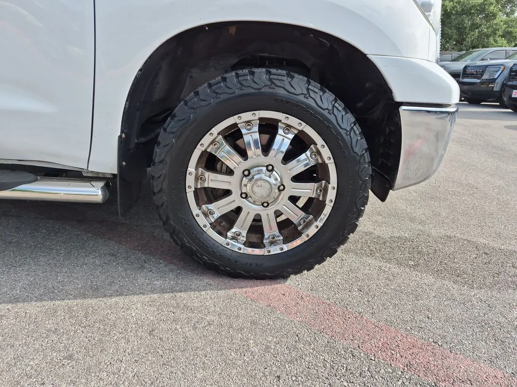 Used 2012 White Toyota Grade image 17