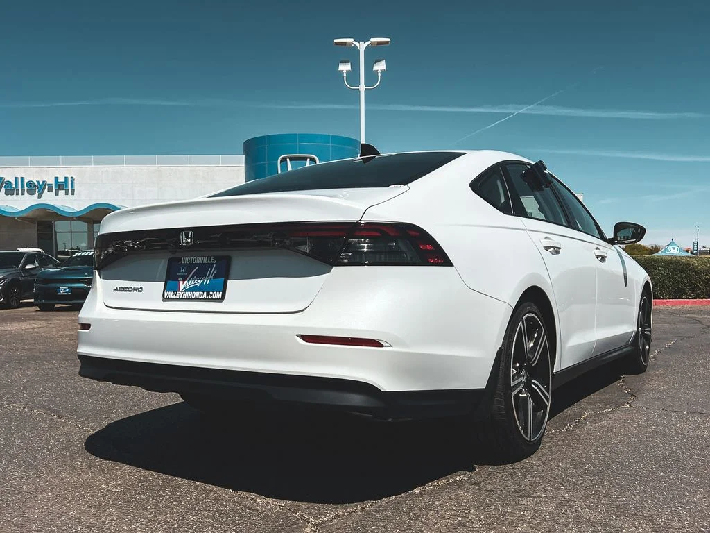 New 2026 Platinum White Pearl Honda SE image 3