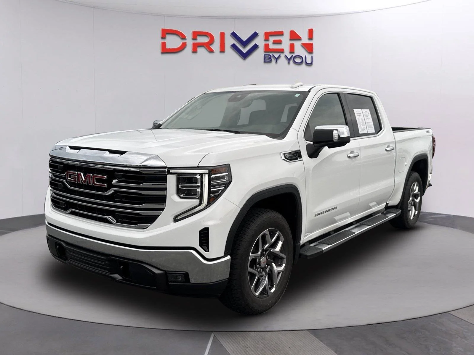 Used 2024 Summit White GMC SLT image 8