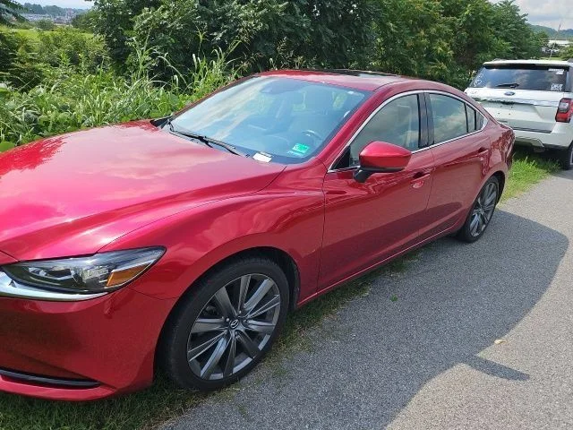 Used 2018 Red Mazda Grand Touring image 2