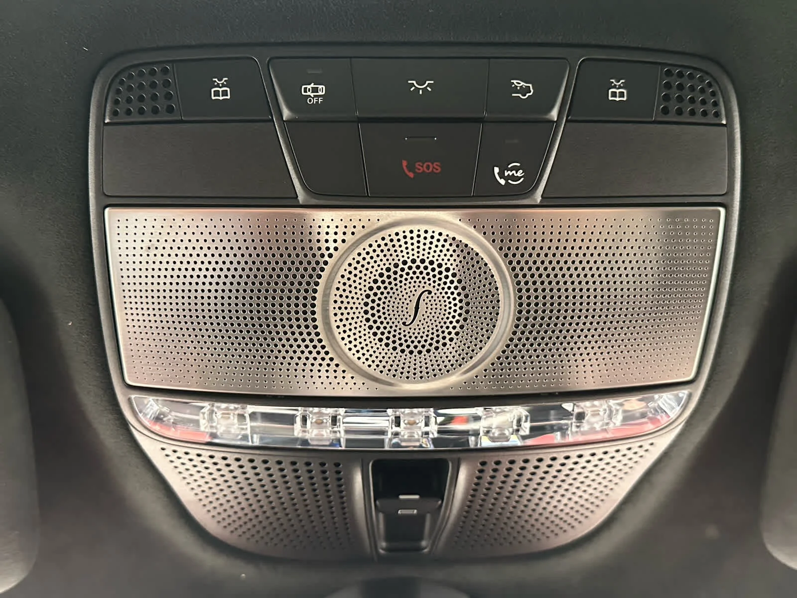 Used 2022 MANUFAKTUR Cardinal Red Metallic Mercedes-Benz AMG® G 63 image 39