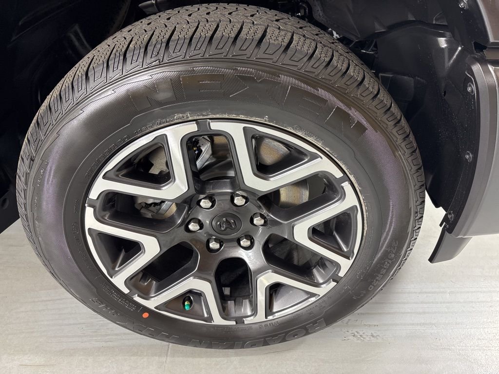 New 2026 Granite Crystal Metallic Clear-Coat Exterior Paint RAM Laramie image 11