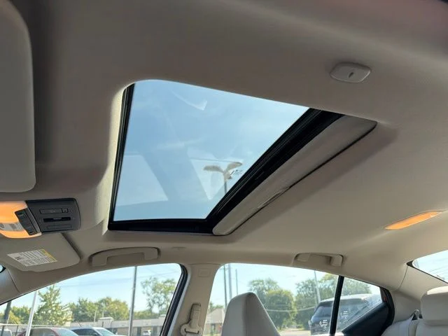 Used 2019 Red Nissan 2.0 Edition ONE image 26
