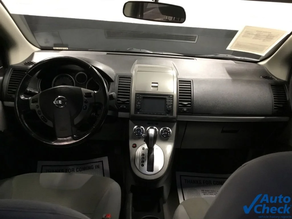Used 2012 Black Nissan 2.0 SR image 25