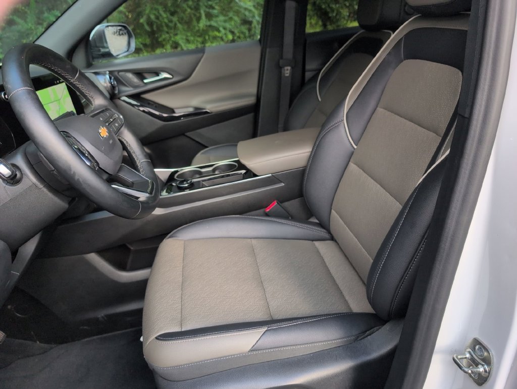 Used 2026 White Chevrolet LT image 15