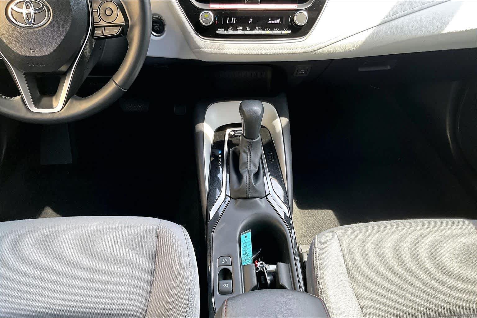 Used 2025 Wind Chill Pearl Toyota SE image 17