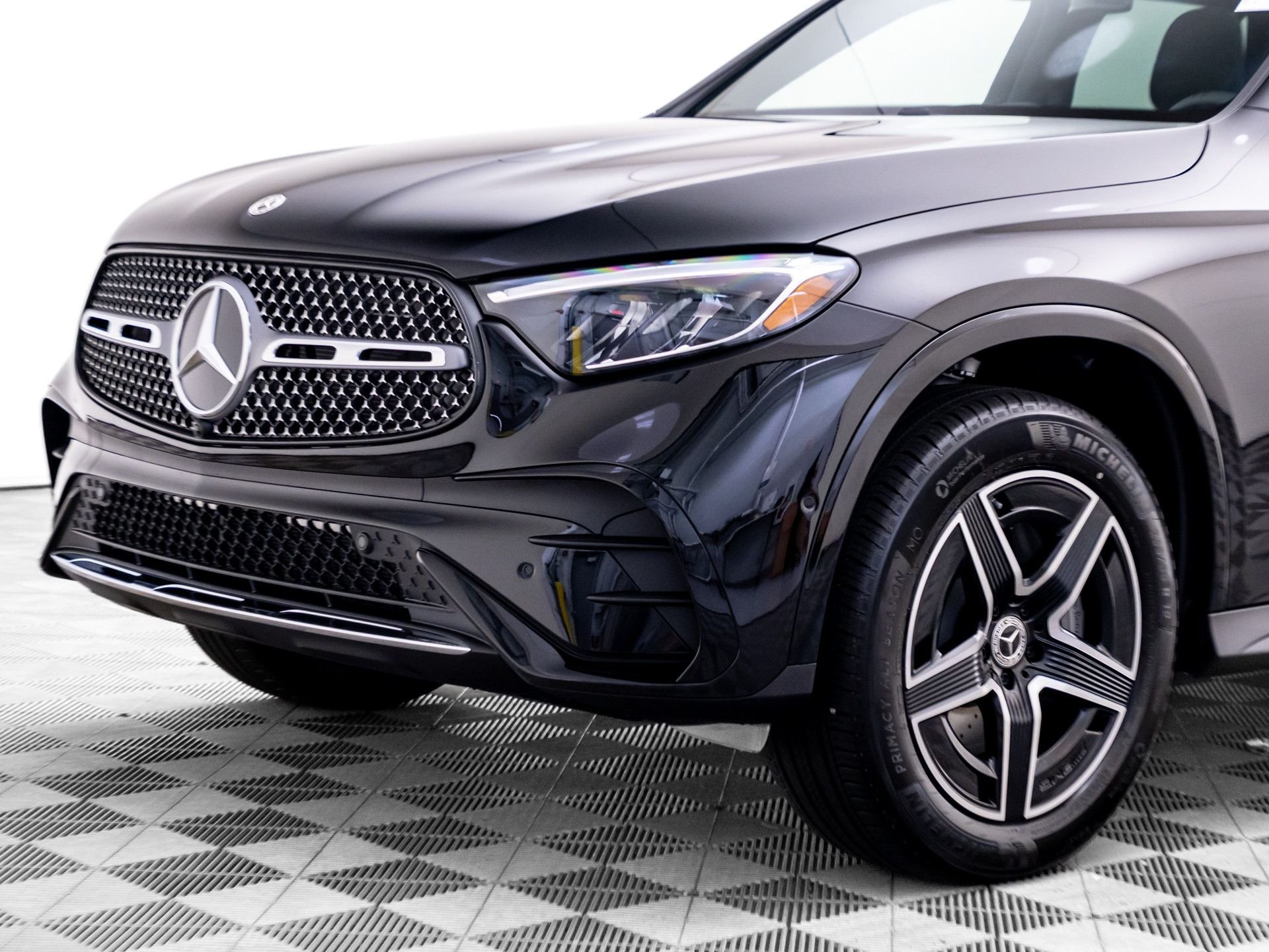 New 2026 Black Mercedes-Benz GLC 300 image 36