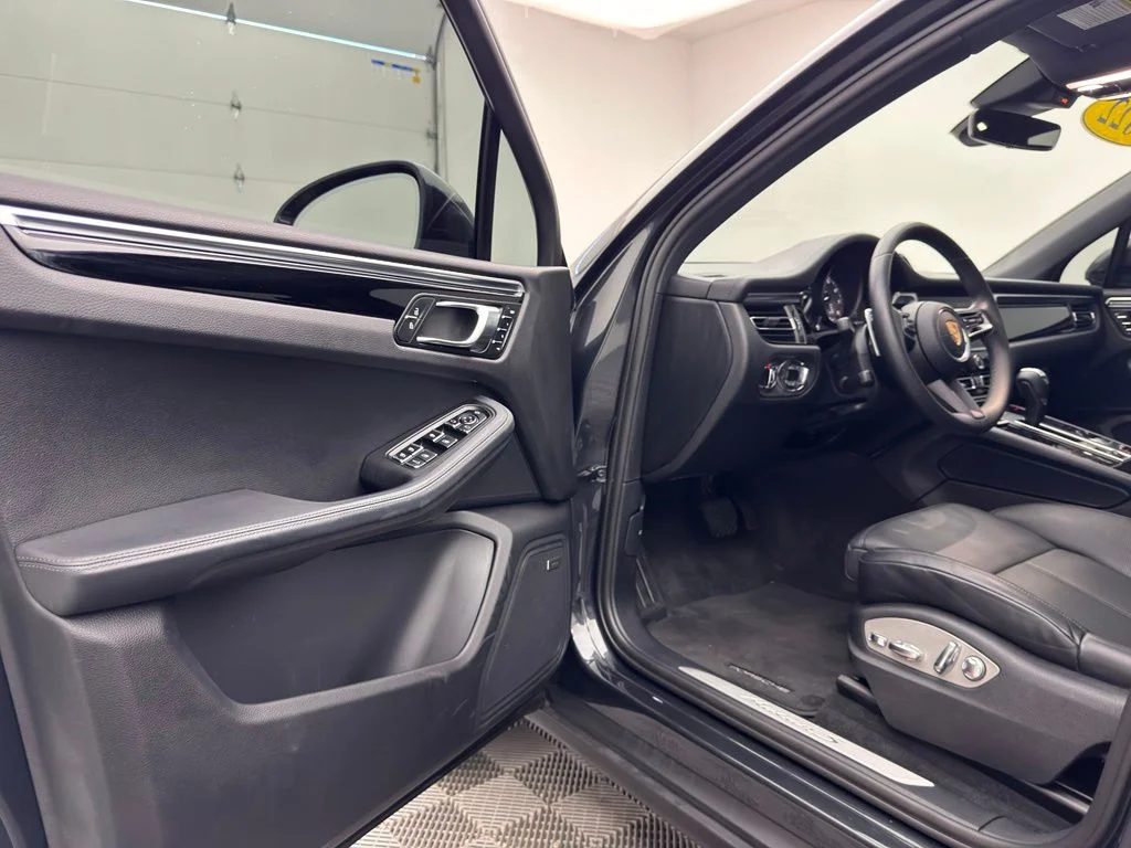 Used 2022 Volcano Grey Metallic Porsche S image 15
