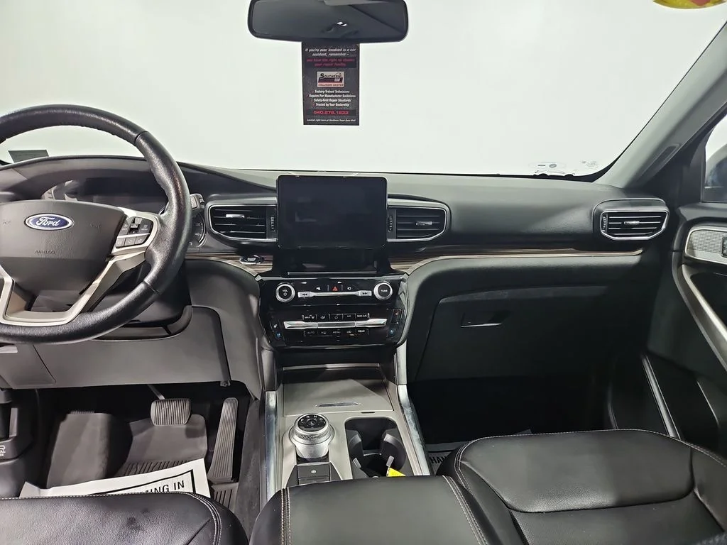Used 2021 Silver Ford Limited image 18