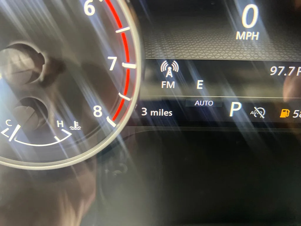 Used 2025 Silver Nissan S image 18