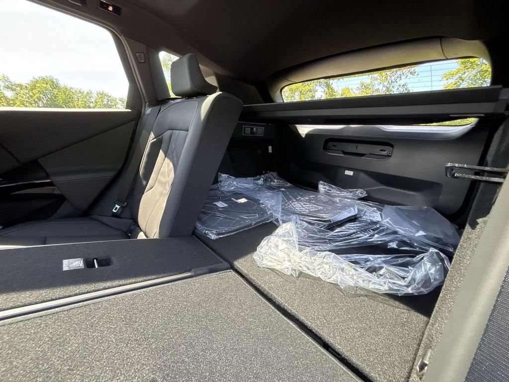 New 2026 Dark Graphite Metallic BMW 30 xDrive image 26