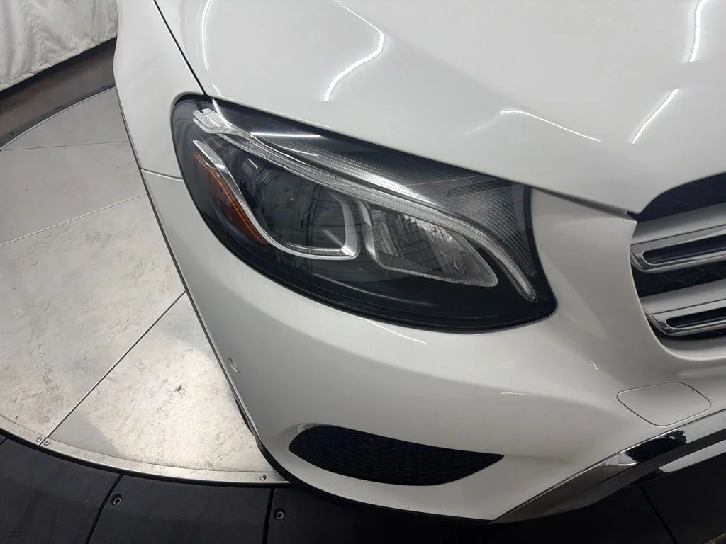 Used 2018 White Mercedes-Benz GLC 300 image 10