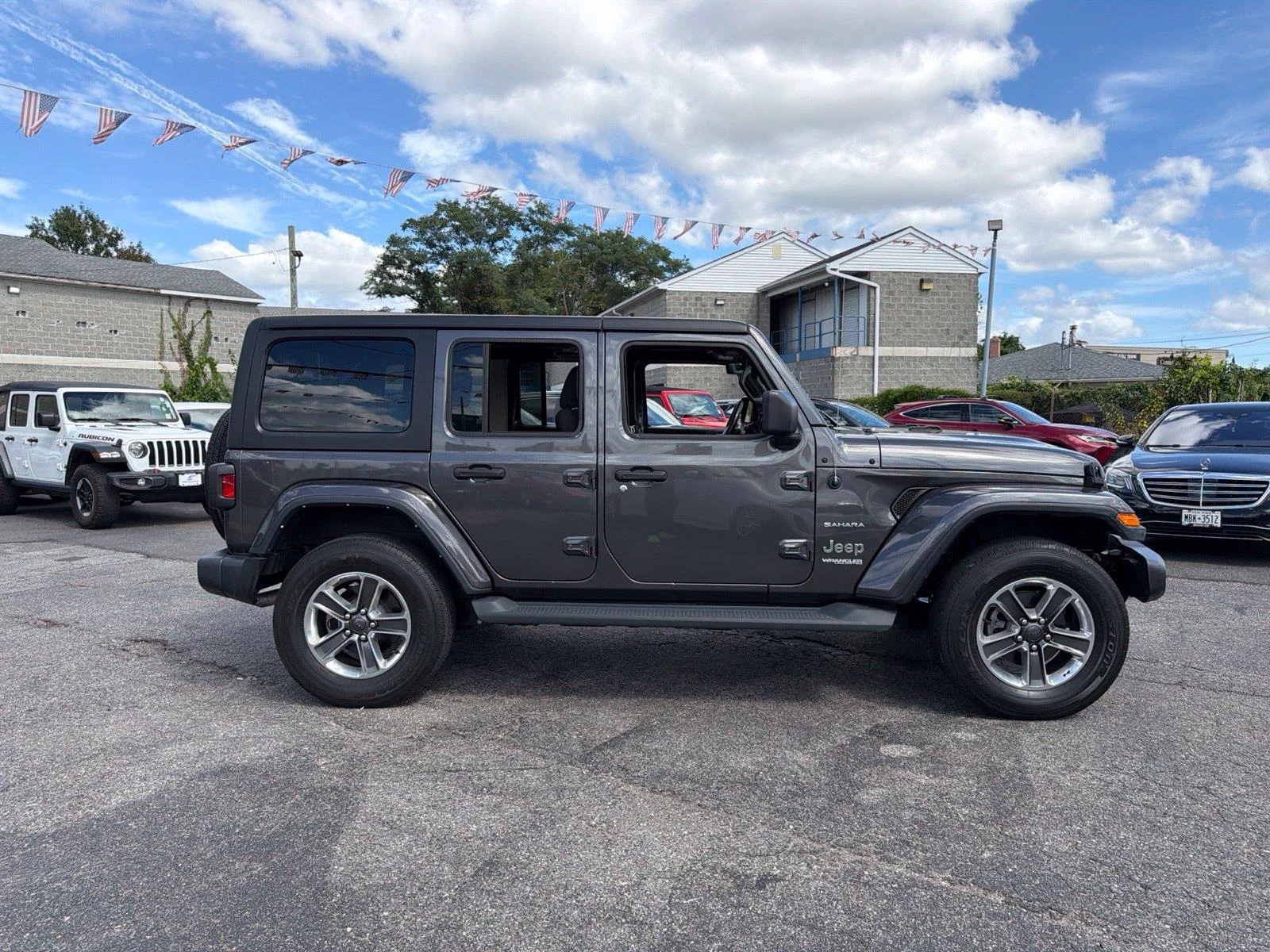 2022 Jeep Wrangler Unlimited Sahara - Photo 8