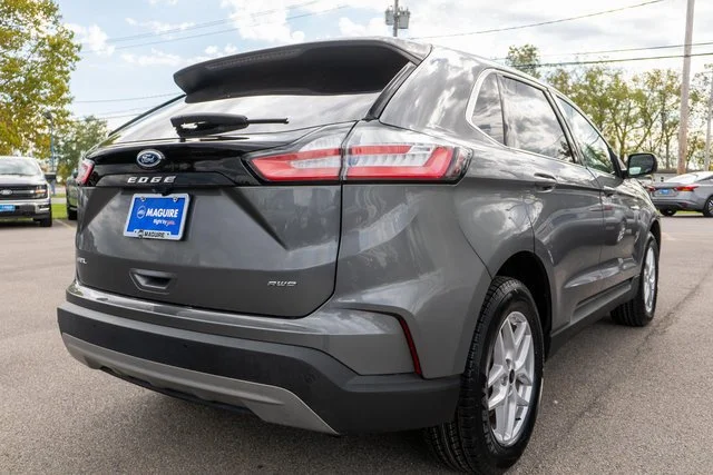Used 2023 Gray Ford SEL image 6
