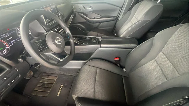 Used 2024 Gray Nissan SV image 25