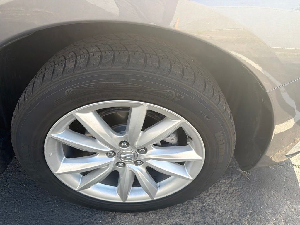 Used 2021  Acura Base image 3