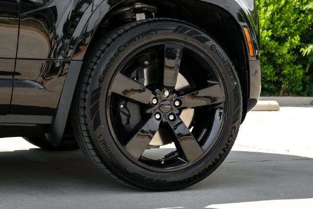 New 2026 Santorini Black Land Rover X-Dynamic SE image 59