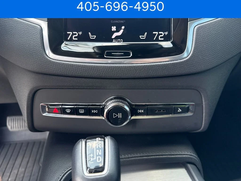 Pre-Owned 2022 Volvo XC90 Momentum