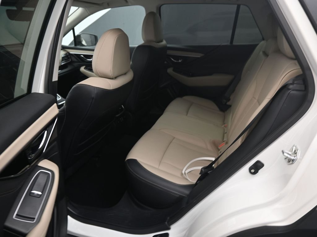 Used 2025 Crystal White Pearl Subaru Limited image 18