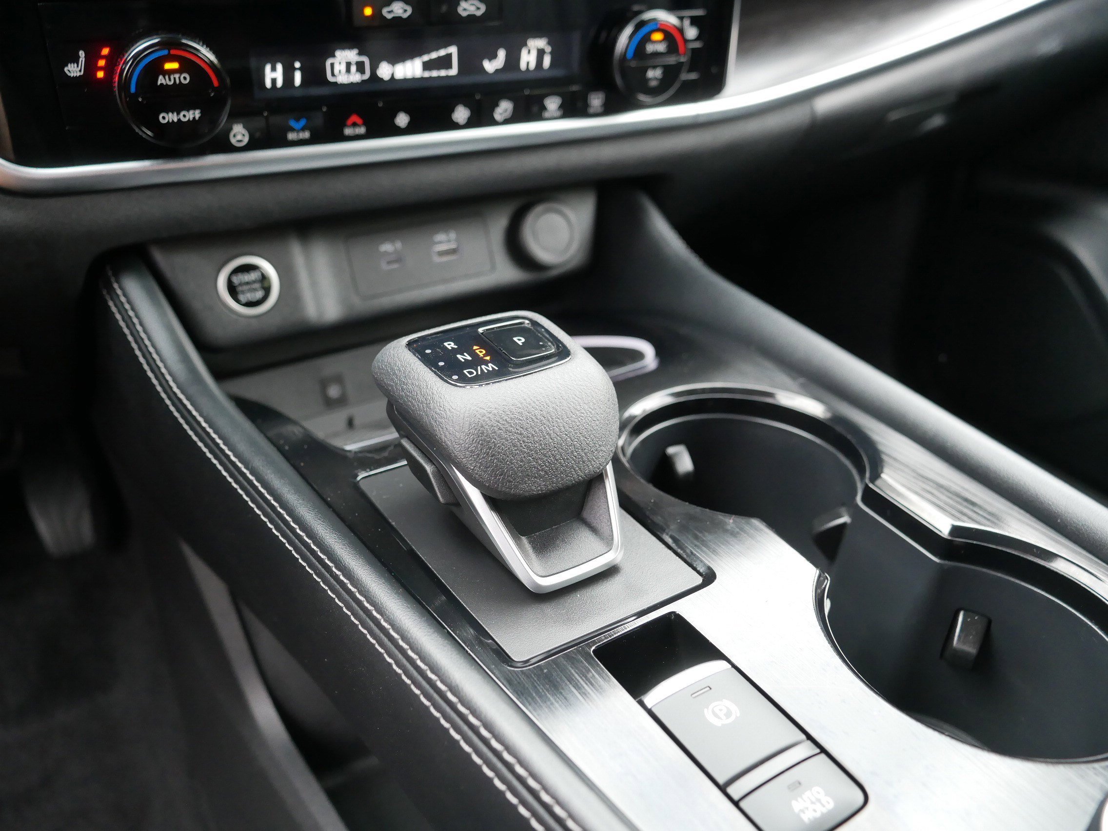 Used 2023 Boulder Gray Pearl Nissan Platinum image 24