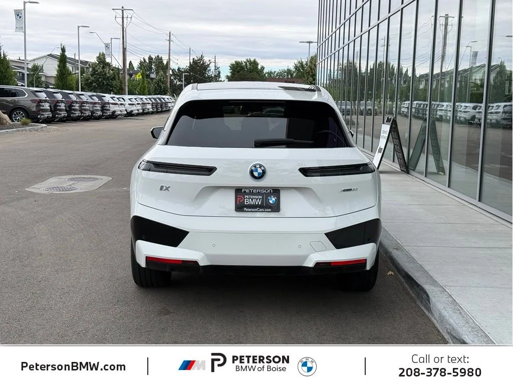 Used 2023 White BMW xDrive50 image 4