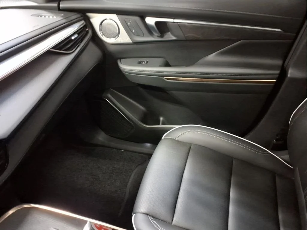 Certified Used 2025 Gray Buick Avenir image 23