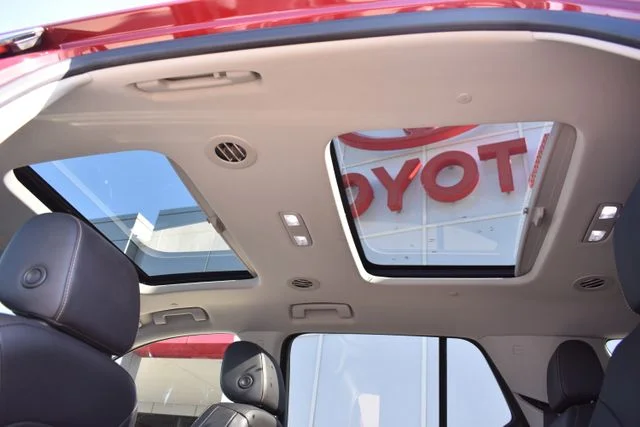 Used 2020 Red Chevrolet Premier image 41