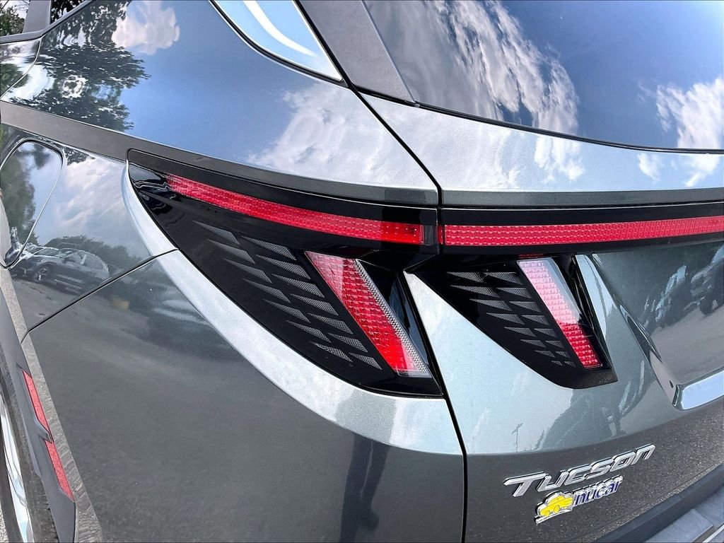 Used 2023 Amazon Gray Hyundai SEL image 30