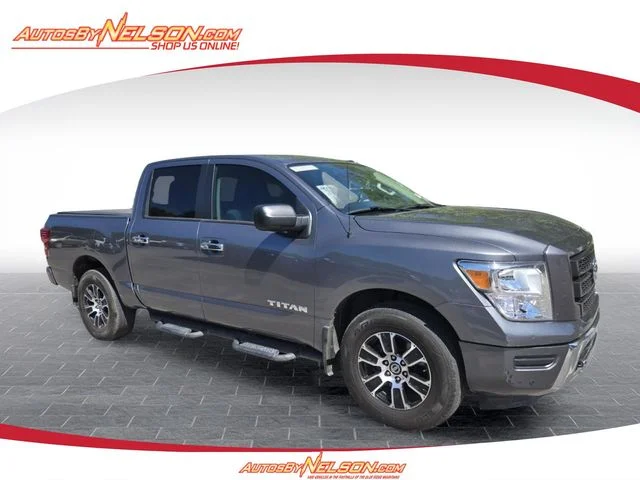 2021 Nissan Titan SV 4X4 Crew Cab's photo
