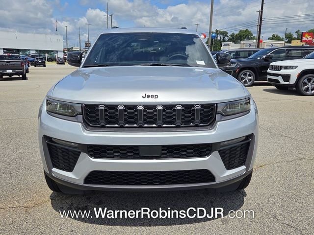 New 2026 Silver Zynith Exterior Paint Jeep Limited image 2