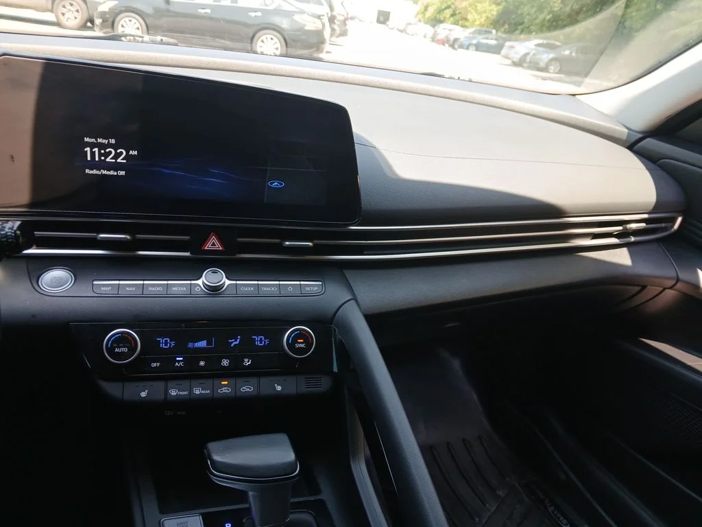 Used 2023 Black Hyundai SEL image 30