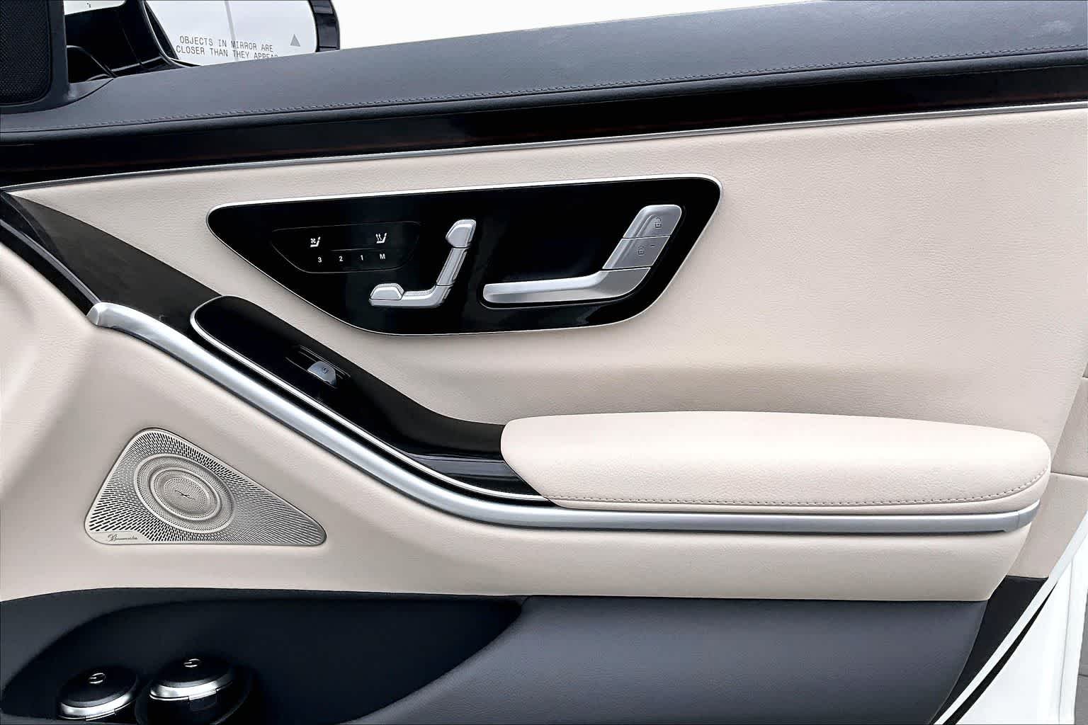 Used 2023 MANUFAKTUR Diamond White Mercedes-Benz S 500 image 23