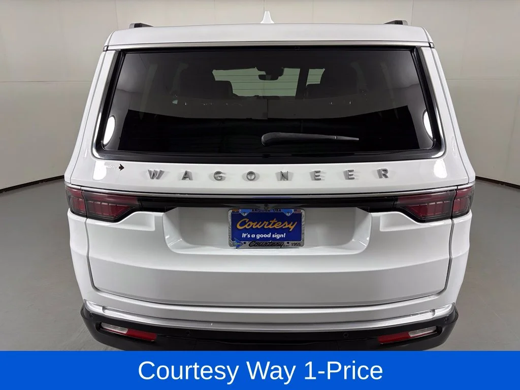 Used 2023 White Jeep Base image 9