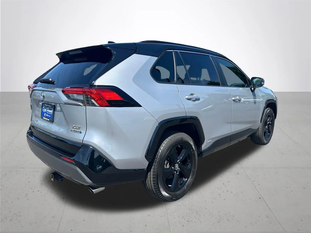 Used 2019 Silver Toyota XSE image 7