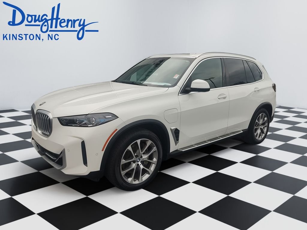2025 BMW X5 xDrive50e's photo