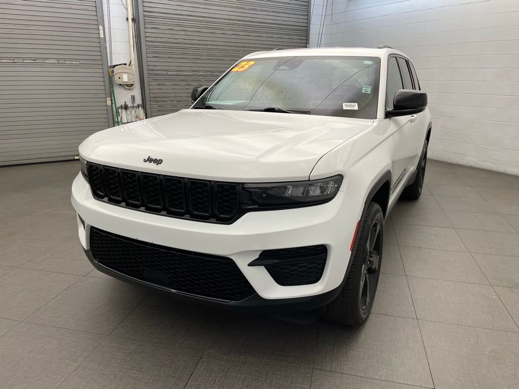 Certified Used 2023 White Jeep Altitude X image 3