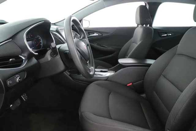 Used 2016 White Chevrolet LT image 19