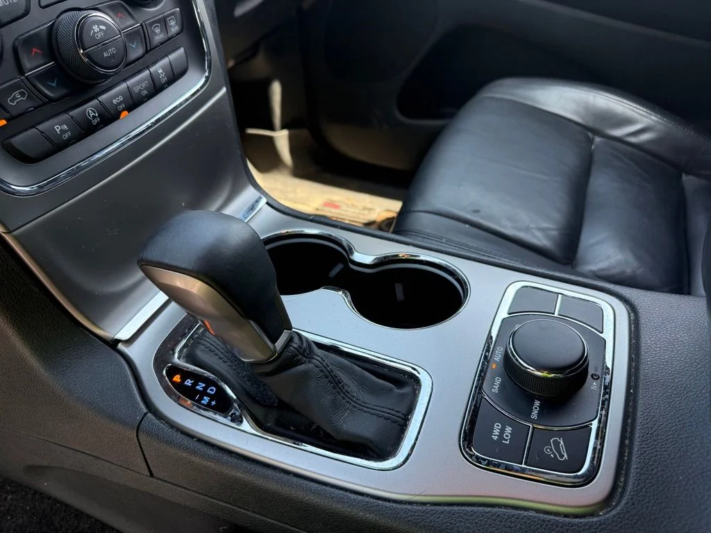 Used 2018 Bright White Clearcoat Jeep Limited image 17