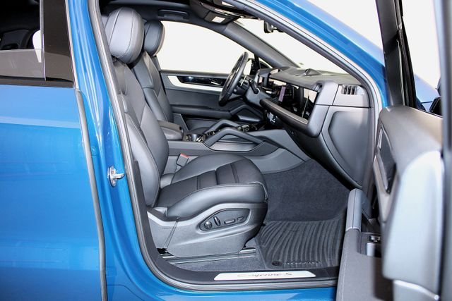 New 2026 Blue Porsche S image 26