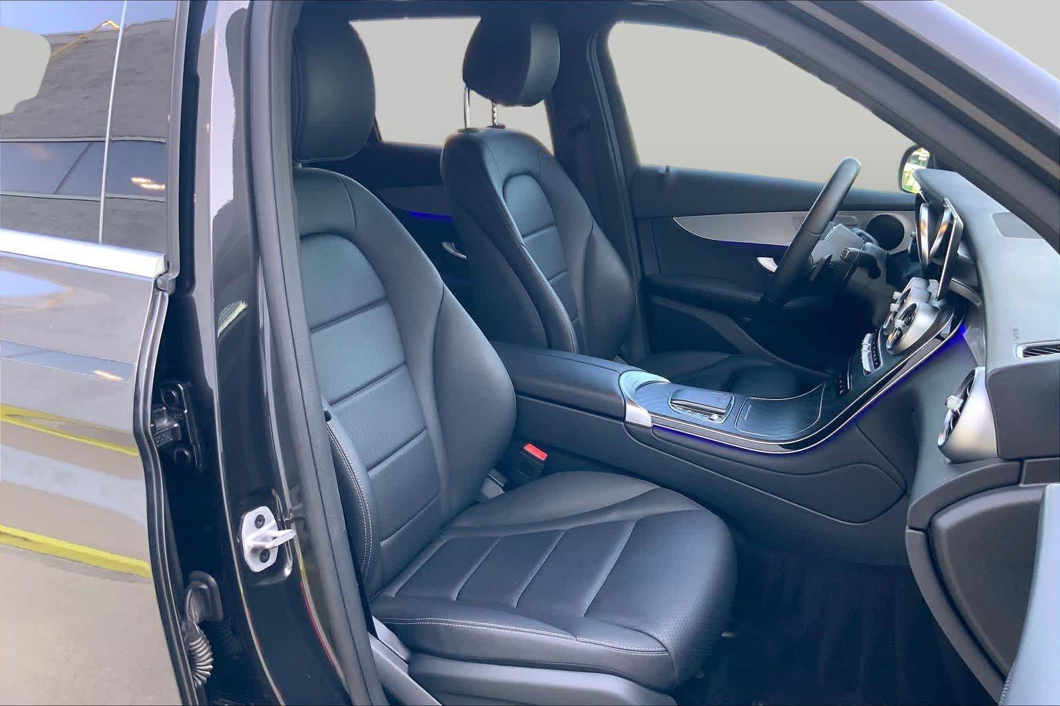 2022 Mercedes-Benz GLC GLC300 - Photo 9