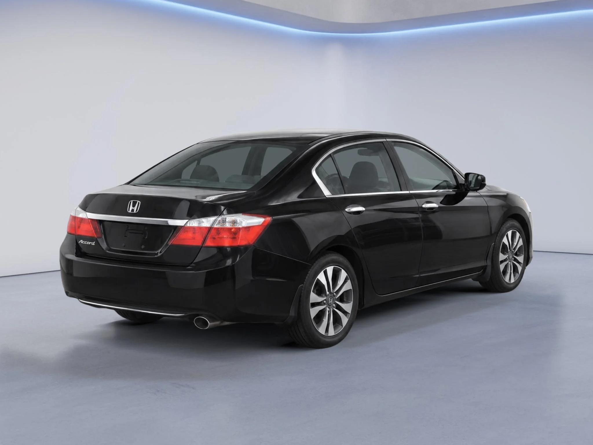 Used 2015 Crystal Black Pearl Honda LX image 4