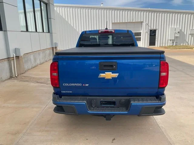 Used 2018 Blue Chevrolet Z71 image 42