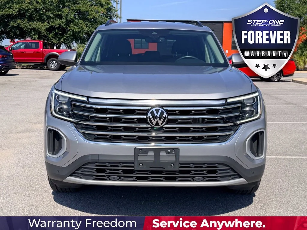 Used 2025 Black Volkswagen 2.0T SE w/Technology image 9