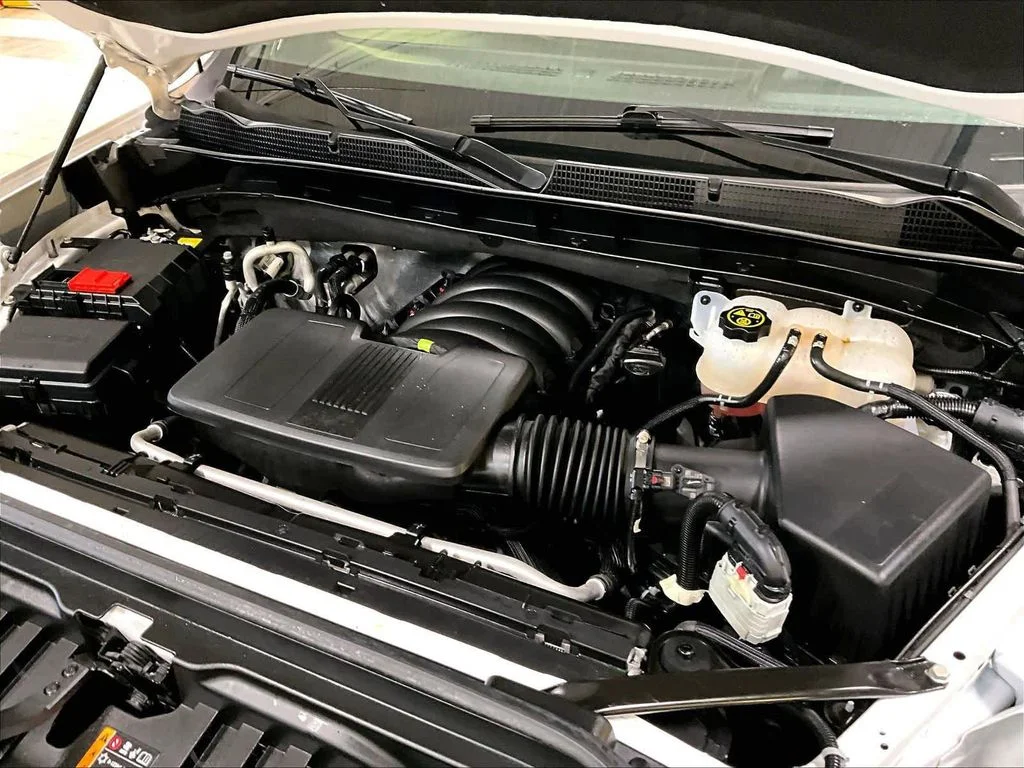 Used 2023 White GMC Elevation image 36