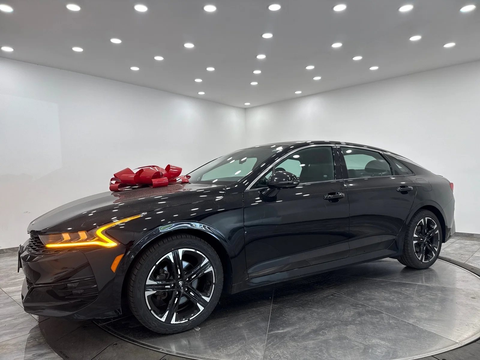 Used 2022 Ebony Black Kia GT-Line AWD image 3