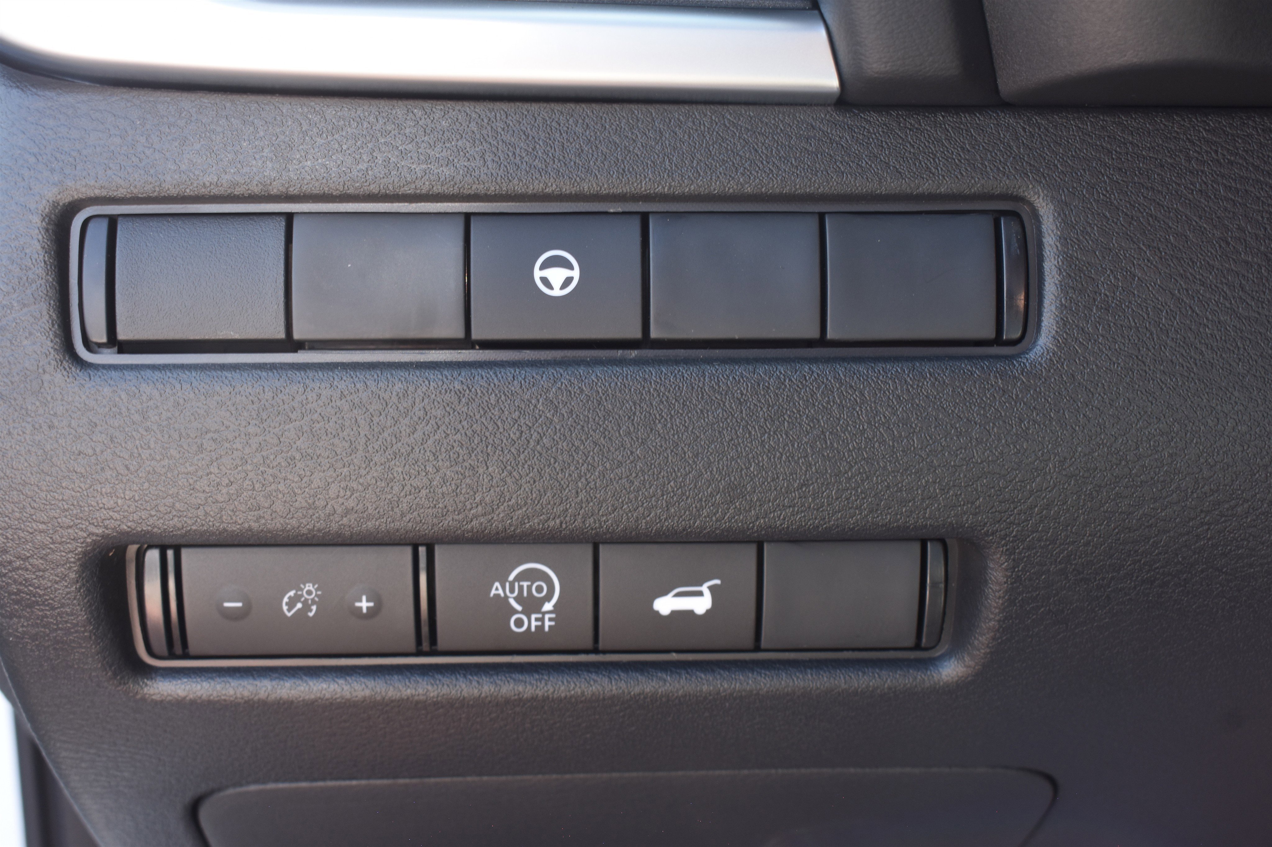 New 2026 Everest White Pearl TriCoat Nissan SV image 26
